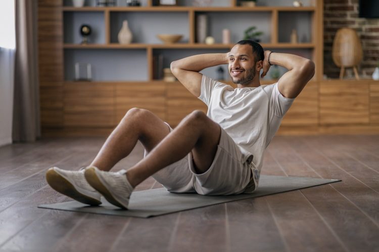 Thuis trainen met deze cardio workouts om vet te verbranden zonder apparatuur