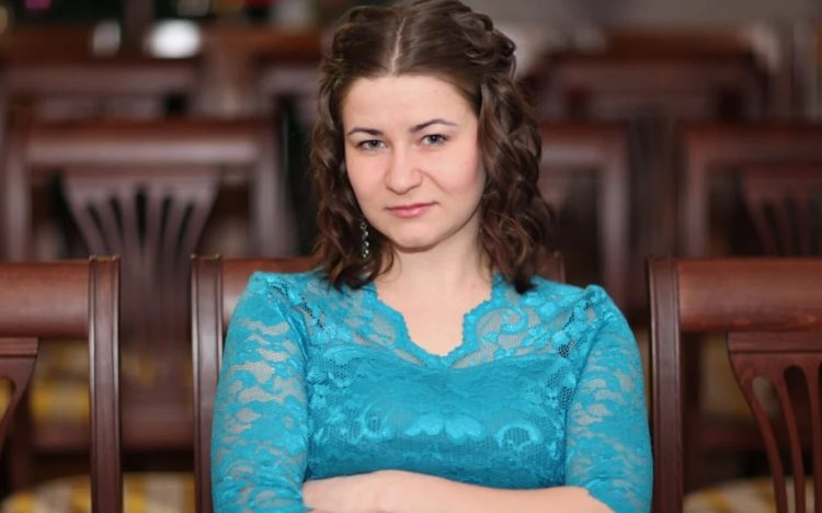 Myrna is woest: “Je neemt toch geen hond mee naar een restaurant?”