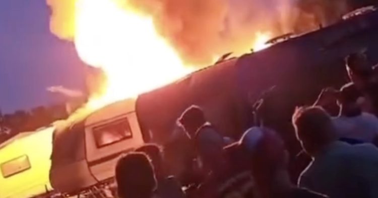 Grote brand verwoest caravans op de camping van de Zwarte Cross