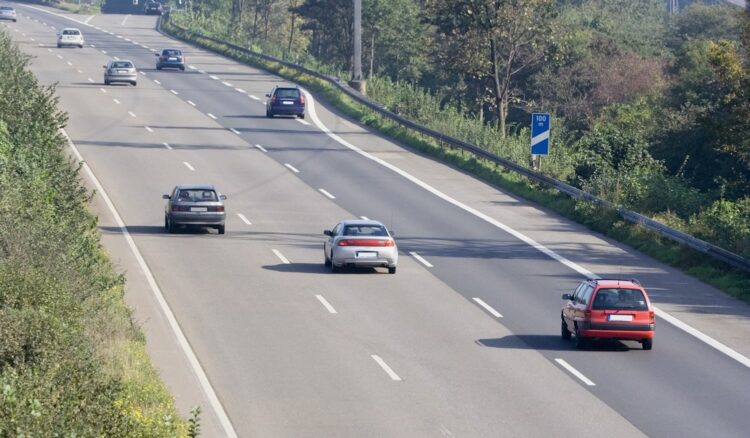 Zo krijg je de aandacht van een linksrijder en voorkom je hoge boetes