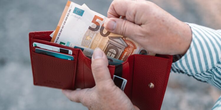 Verbod op contant geld: deze aankopen zijn verboden vanaf 2025