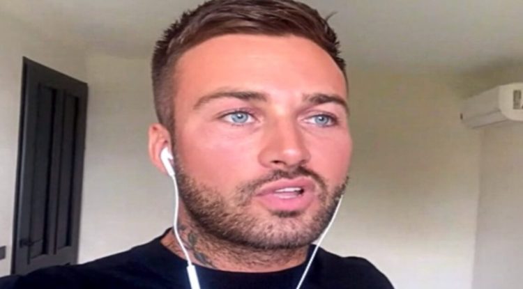 Dave Roelvink slaat bloedmooie blondine aan de haak!