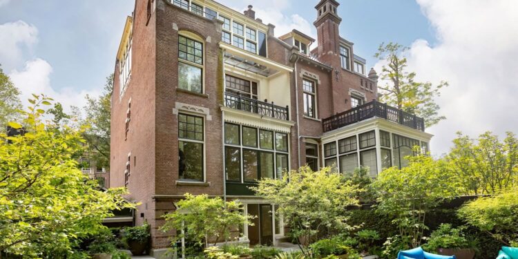 Deze villa kost € 9,8 miljoen en is een van de duurste woningen van ons land