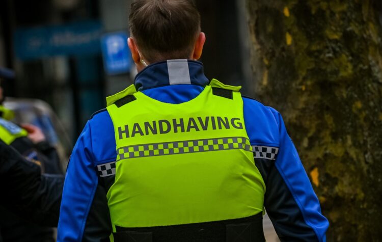 Dit is wat een buitengewoon opsporingsambtenaar (BOA) in Nederland verdient