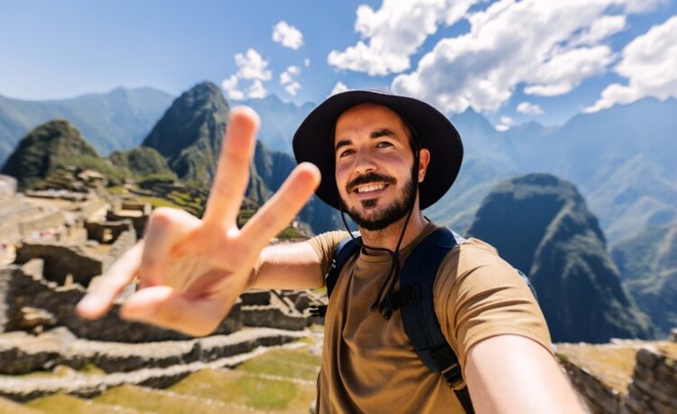 Niels (31): “Mijn familie is furieus omdat ik mijn erfenis besteed aan een wereldreis.”