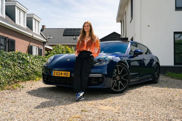 Bloedmooie Puck Moonen geeft exclusieve rondleiding door haar prachtige woning