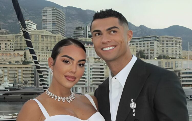 Cristiano Ronaldo’s vrouw geniet van Venetië: arriveert per privéjet van $65 miljoen en draagt een horloge van $400.000