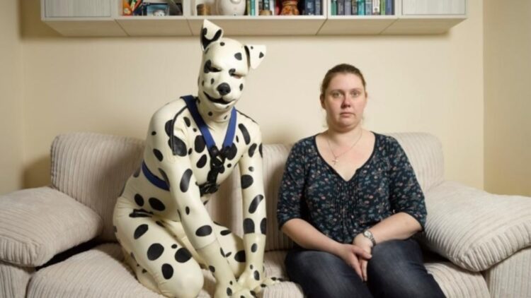 David: “Ik leef als een echte hond, mijn vrouw moet mij elke dag uitlaten en voeren”