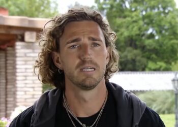 B&B Vol Liefde-Mike zwaar onder vuur. ‘Wat een eikel!’