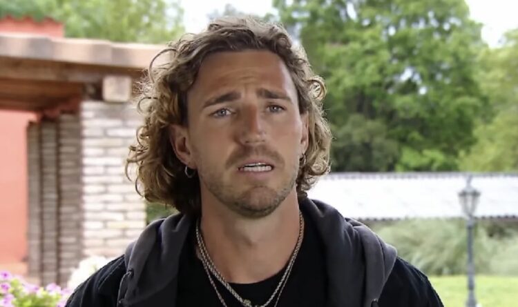 B&B Vol Liefde-Mike zwaar onder vuur. ‘Wat een eikel!’