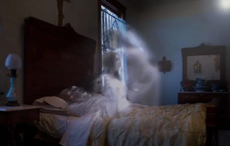 Dit betekent het al een overleden dierbare je ‘bezoekt’ in je dromen