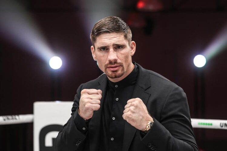 Rico Verhoeven maakt opnieuw indruk en pronkt met zijn exclusieve SUV