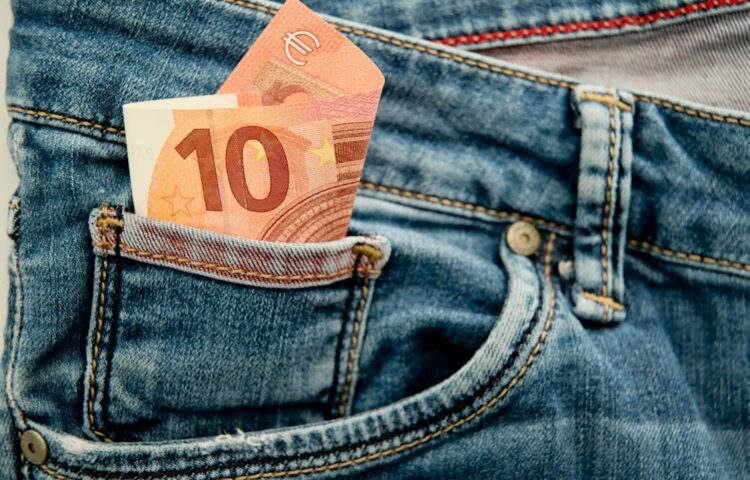 Wat ouders gemiddeld aan zakgeld geven: dit krijgen kinderen per leeftijd