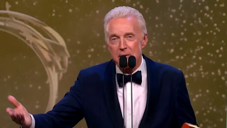 André van Duin belachelijk gemaakt: ”Kan echt niet zingen”