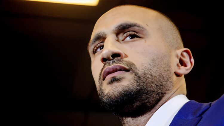 Badr Hari vertelt iedereen over 14 jaar jongere vriendin