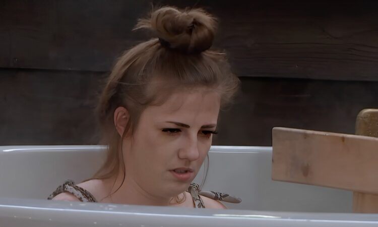 Hilarische beelden: LLDL Evelien is stomdronken en heeft zichzelf niet onder controle