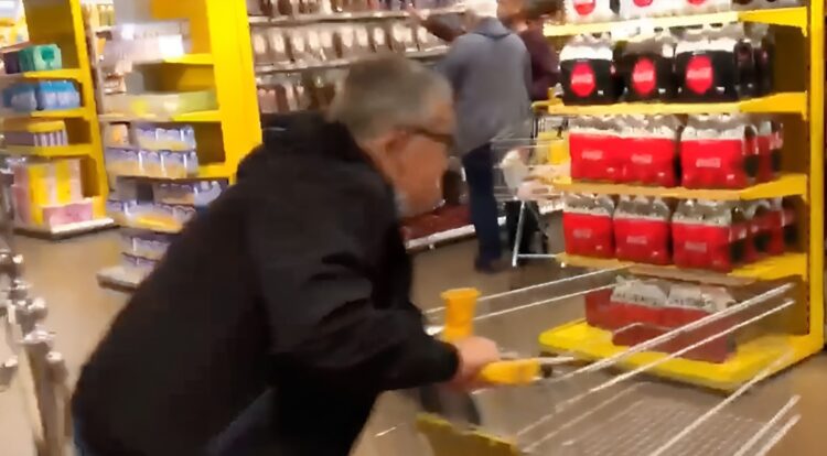 Man scoort recordbedrag tijdens eén minuut gratis winkelen bij de Jumbo