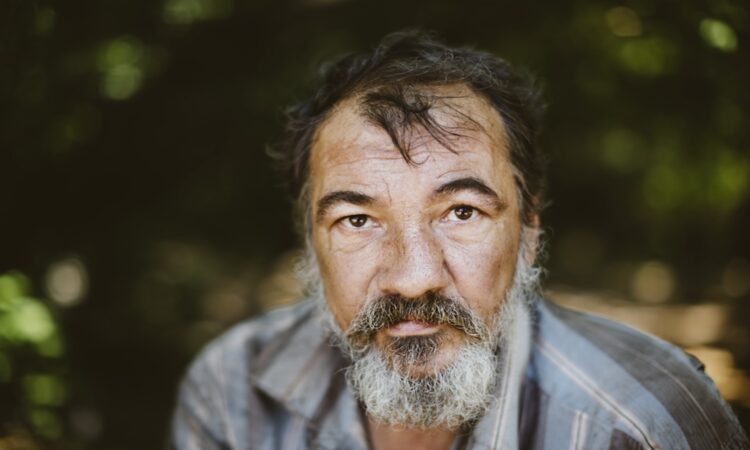 Peter (46): ‘Ik wil mijn ouders niet in mijn leven betrekken, ze bemoeien zich teveel’