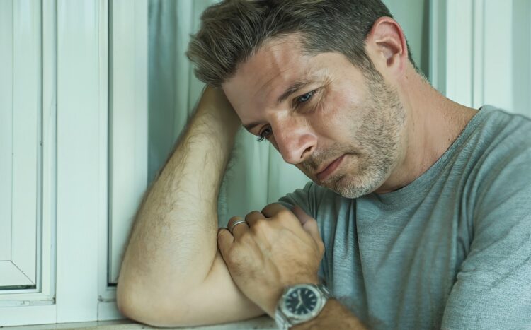 Ruben (42): “Mijn vrouw en ik werken beide fulltime, toch komen we niet rond”