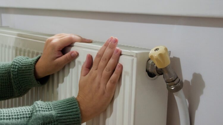 Slechts één kamer verwarmen in plaats van het hele huis: dit zijn de gevaren