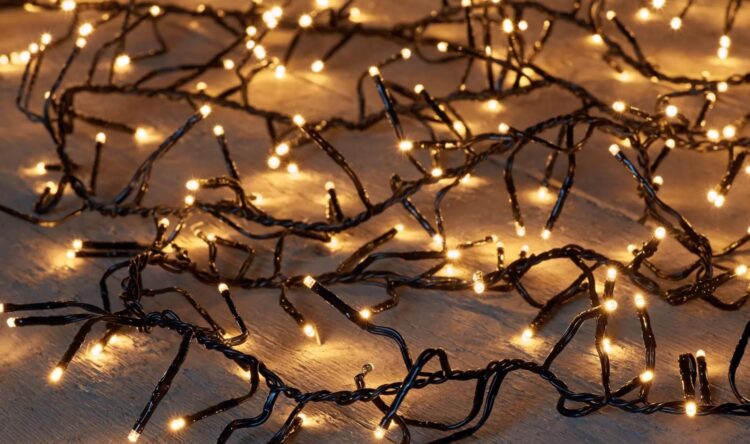 Dit is het bedrag dat je kwijt bent aan het laten branden van kerstlampjes