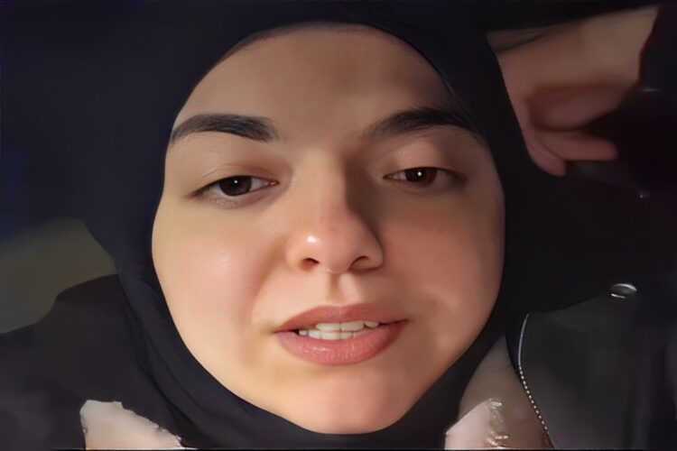 Dame met hoofddoek: “Ik vier geen kerst en doe bewust niet mee aan ‘hun’ tradities”