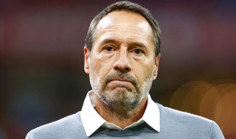 Geëmotioneerde John van ’t Schip staat wederom stil bij ingrijpend verlies