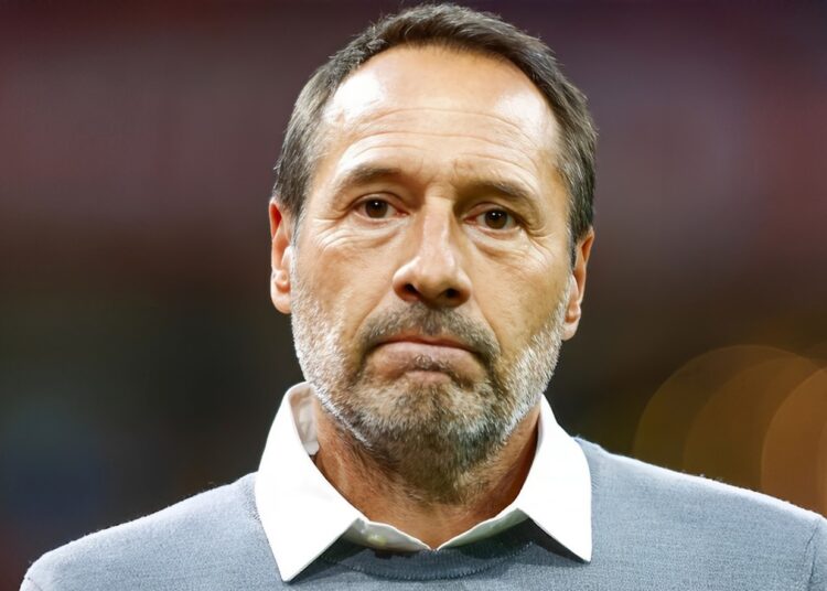 Geëmotioneerde John van ’t Schip staat wederom stil bij ingrijpend verlies