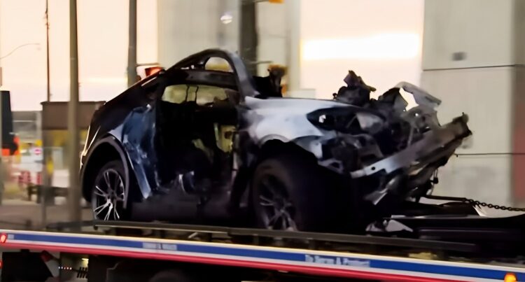 Vier inzittenden overlijden in brandende Tesla nadat elektrische deuren niet opengingen