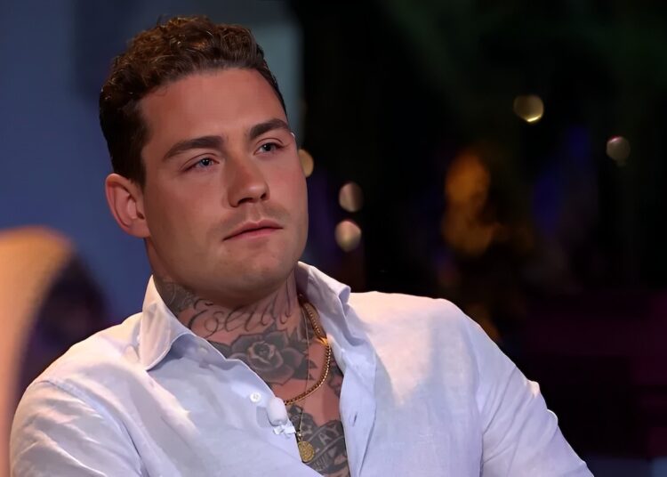 Hartverscheurend verlies voor Douwe Bob: “Zoontje direct na geboorte overleden”