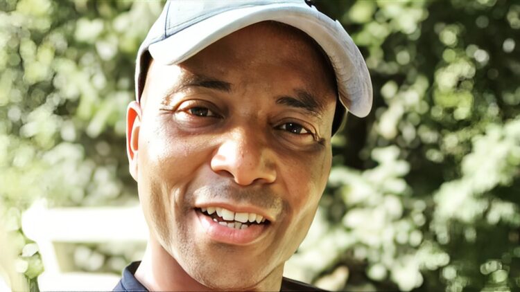 Humberto Tan is woedend en laat zich van zijn slechtste kant zien: ‘Idioot’ en ‘belachelijk’ gedrag