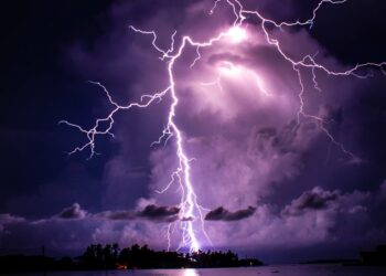 Weerdiensten geven noodweer waarschuwing af: ”Hier gaat het los”