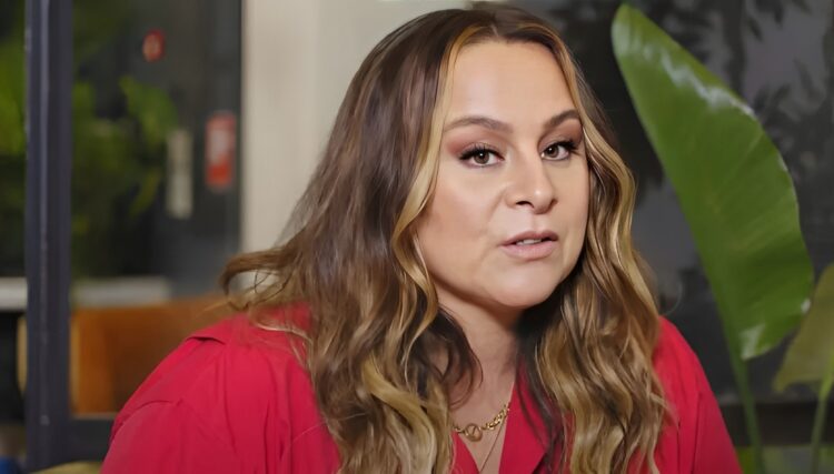 Niemand wil op vakantie met Trijntje Oosterhuis: ‘Er hangt een gespannen sfeer.’