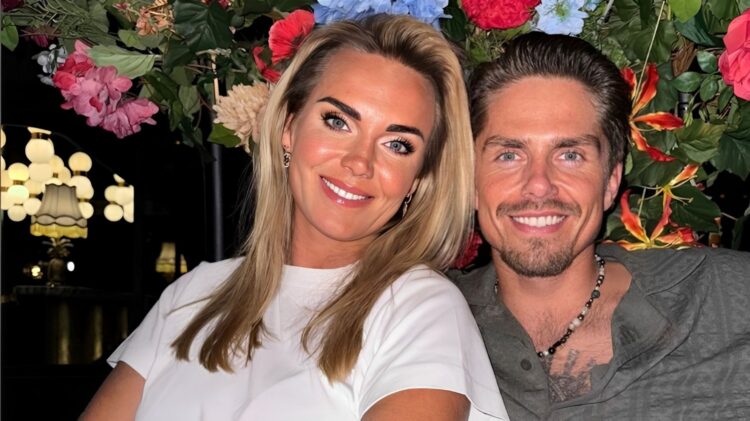 Monique doorbreekt stilte over verloving met André Hazes: ‘Dit is wat er écht speelt’