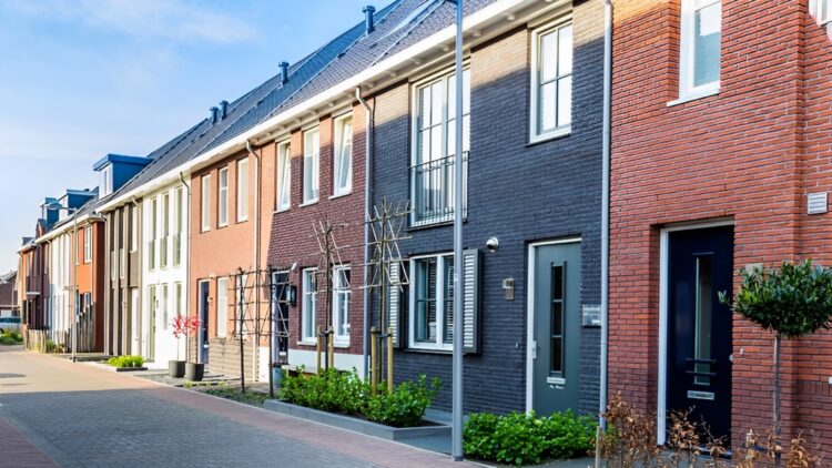 Enorme prijsstijging voor huizen verwacht! Zoveel kost een huis van 400.000 euro in 2027!