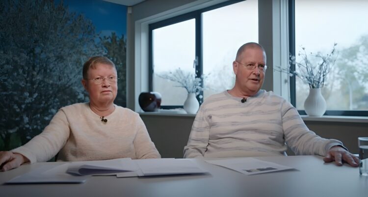 ING eist dat Aleid en Bert verklaren waarom ze contant geld opnemen