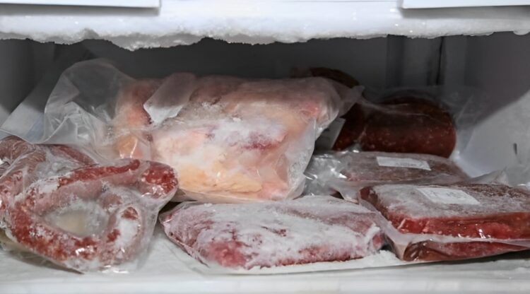 Experts waarschuwen: Haal deze 9 producten direct uit je vriezer!