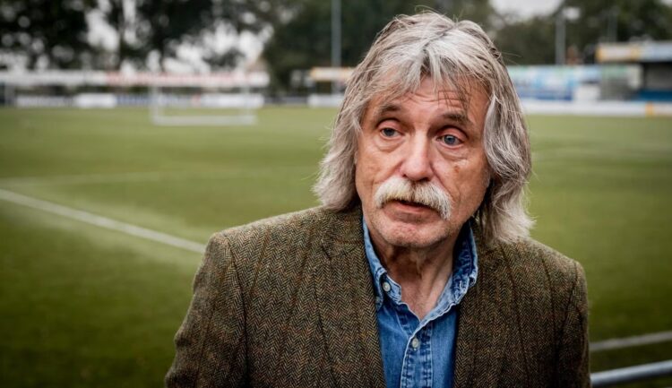 Johan Derksen kotst Edsilia Rombley helemaal uit: ‘Wat een slap wijf is dat’
