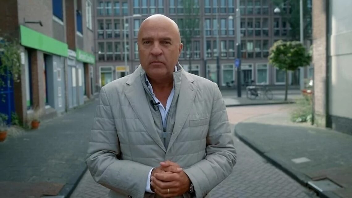 Aangifte tegen John van den Heuvel: “Dit kan het einde betekenen”