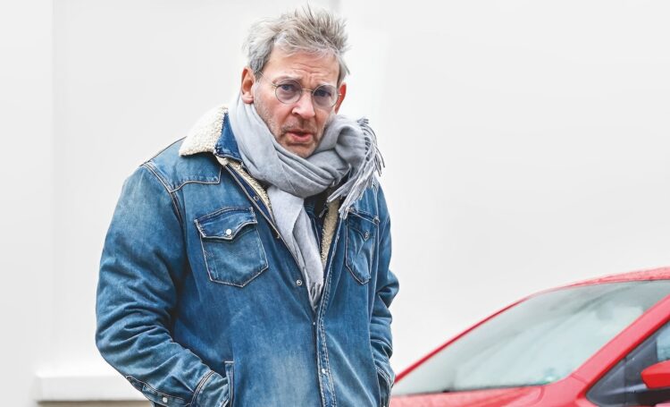 Matthijs van Nieuwkerk emotioneel over heftige tijd: ‘Dit gun je niemand…’