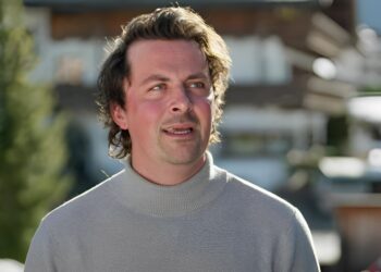 Winter Vol Liefde-Mike heeft nu een vriendin, en zij is behoorlijk bekend