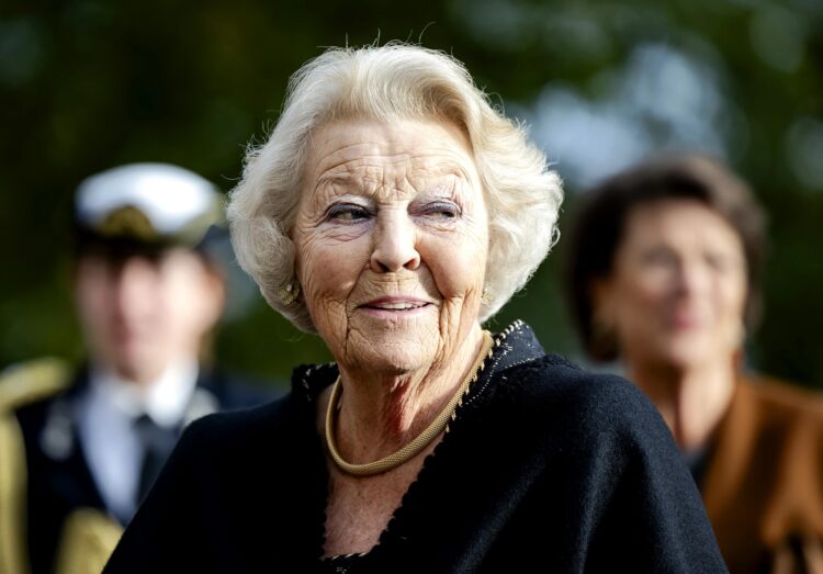 Levensbedreigende situatie het koningshuis: “Prinses Beatrix aan de dood ontsnapt!”
