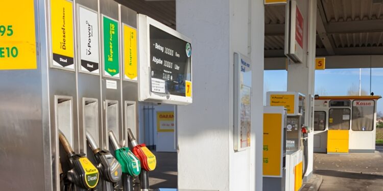 Nederlanders die goedkoop willen tanken in Duitsland opgepast: “Kan je nu duur komen te staan”