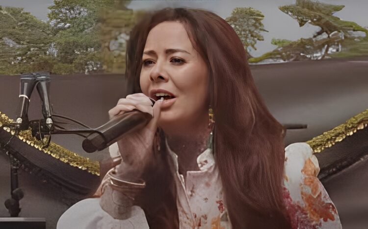 Pijnlijke beelden optreden Wendy van Hout. ‘Boegeroep en schelden’