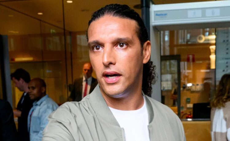 Fans geschokt door foto van ooit zo rijke Ali B: ”Arme sloeber“