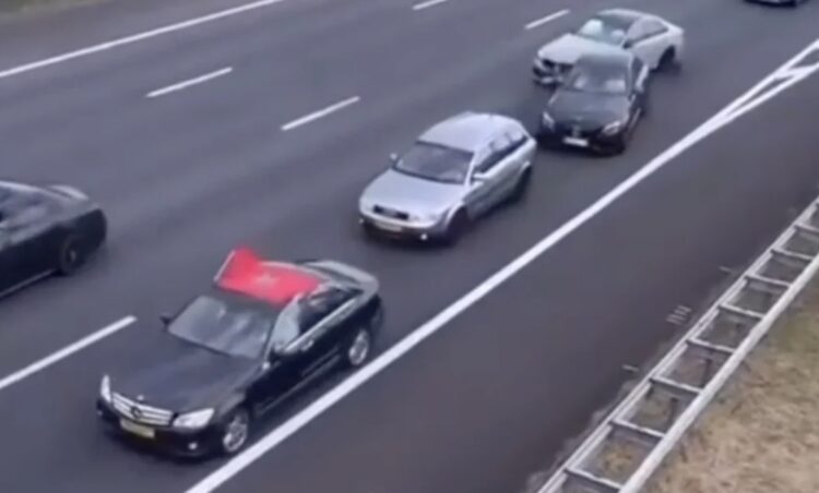 Tonnen schade door bruiloftsstoet, verzekeraar weigert te betalen na het zien van deze videobeelden