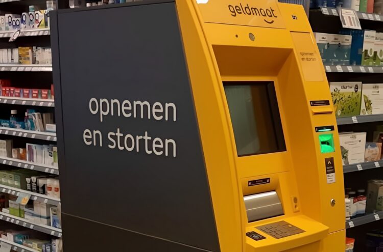 Zoveel contant geld mag je in 2025 maximaal opnemen bij je bank