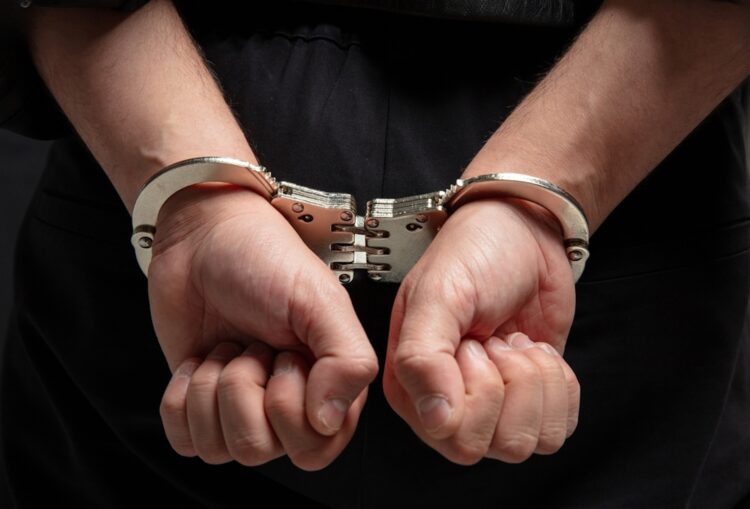 ‘Bekende volkszanger verdacht van mishandeling’