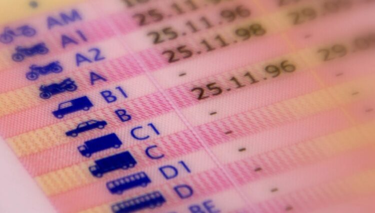 Nieuwe regels voor B-rijbewijs vanaf 1 juli 2025: Dit gaat er veranderen (ook als je ‘m al hebt)