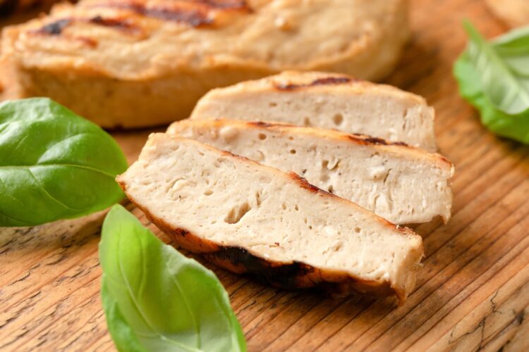 Voedingsdeskundigen waarschuwen: zo ongezond zijn kipvervangers